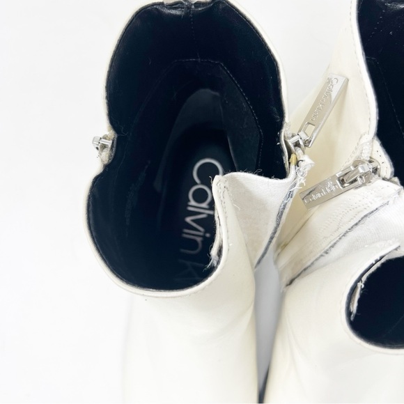 CALVIN KLEIN DENEICE WHITE FAUX LEATHER SIDE ZIP ANKLE BOOTIES WOMENS SZ 11 - Picture 4 of 11